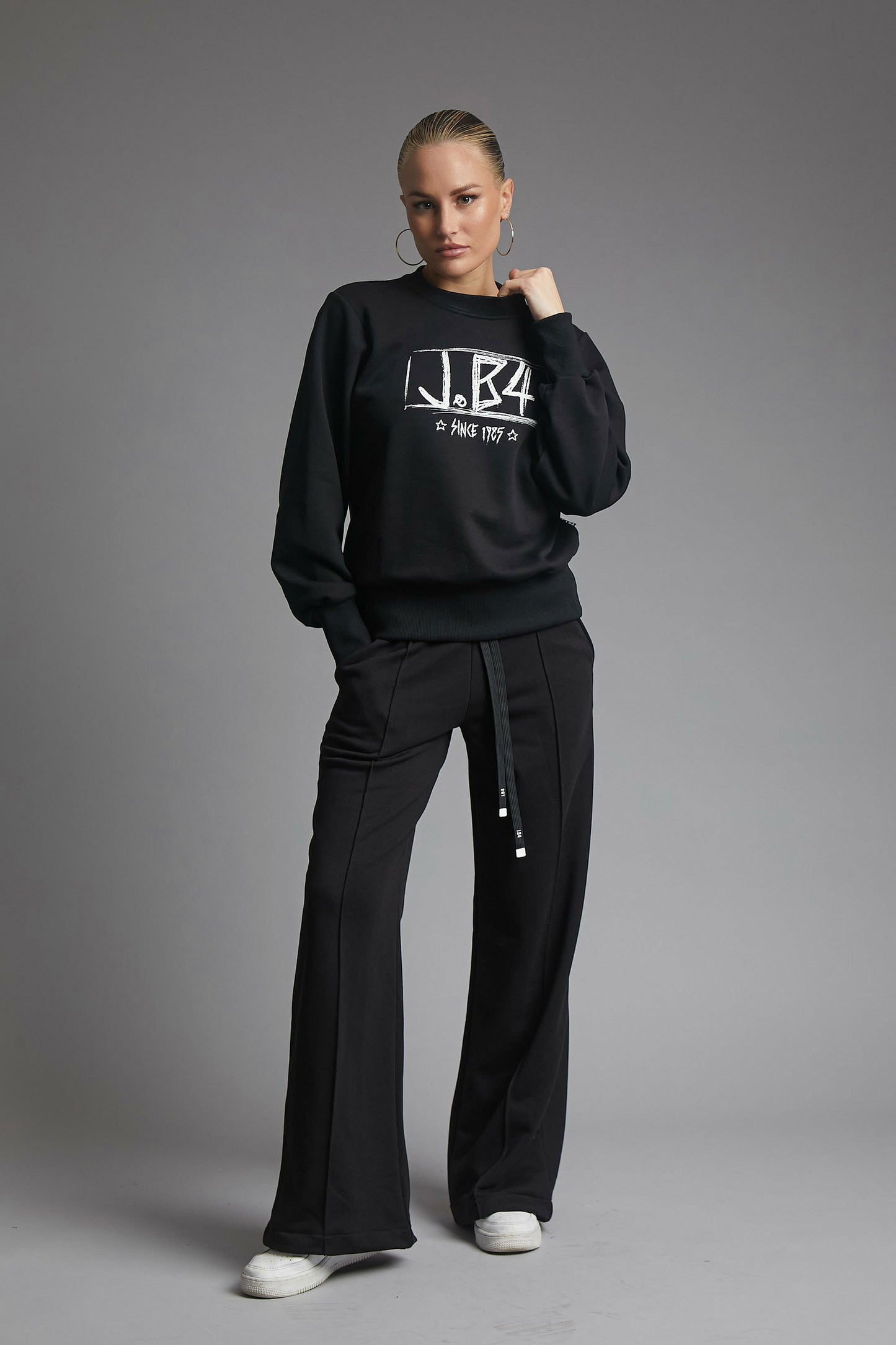 J.B4 JUST BEFORE SINCE 1985 NOT ORDINARY SWEATSHIRT AND JOGGER